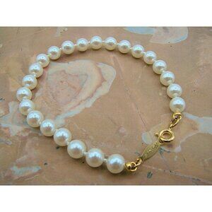 Napier Faux Pearl Gold Tone Bracelet 6 3/4" Delicate Fashion Vintage Elegant